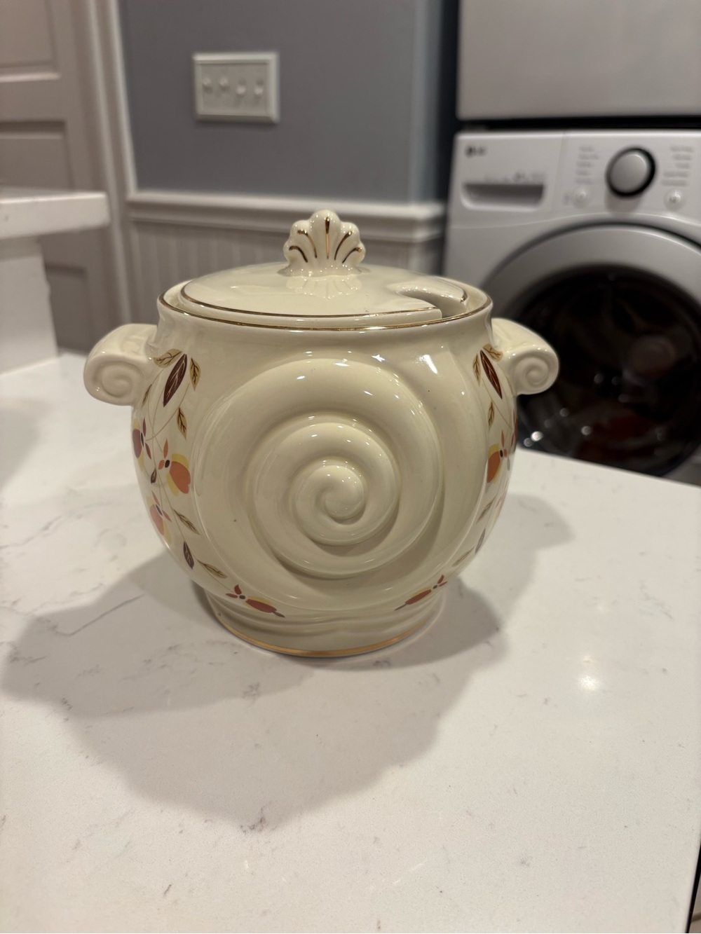 Hall Autumn Leaf nautilus style soup tureen 2003